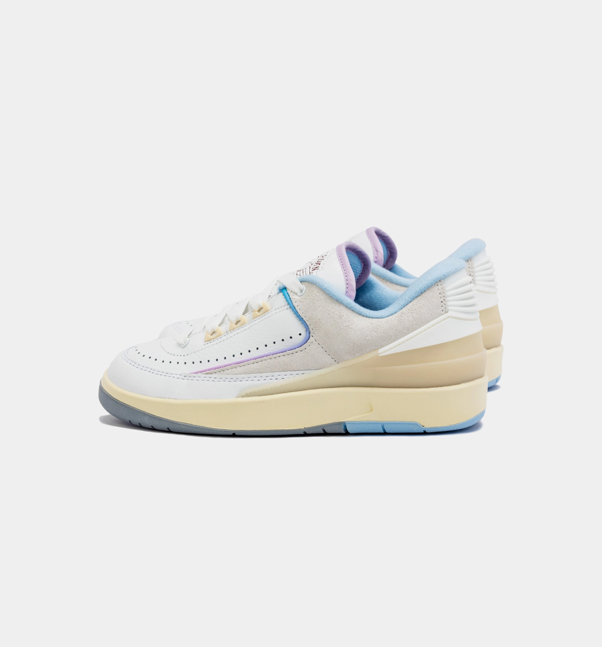 Air Jordan 2 Retro Low Summit White Ice Blue Womens Lifestyle Shoe - White/Blue
