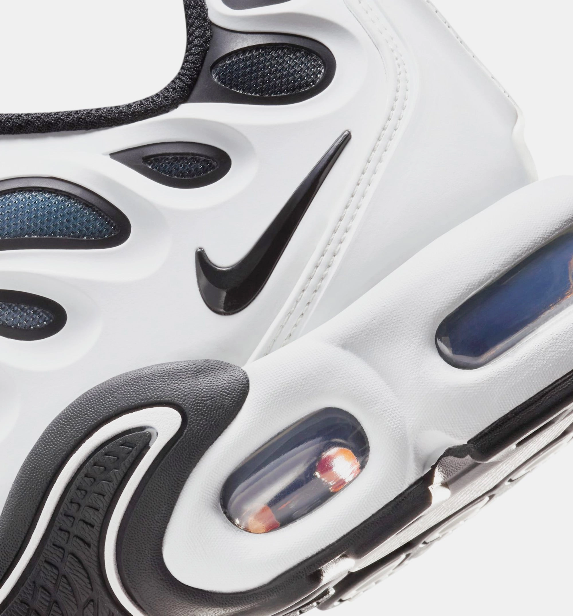 Air Max Plus Drift Womens Lifestyle Shoe - Summit White/Metallic Silver/Black