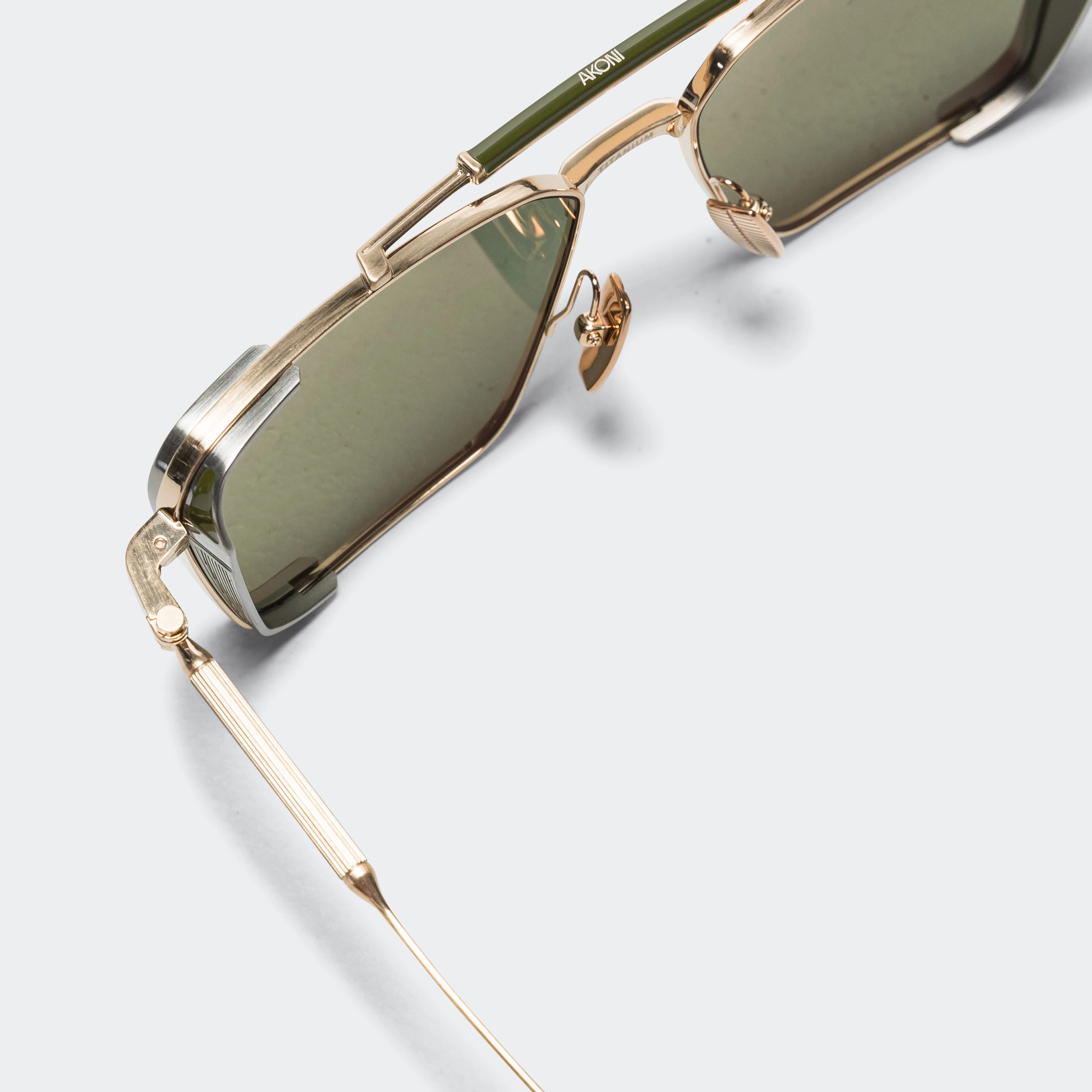 Hera - Brushed White Gold/Brushed Black Palladium