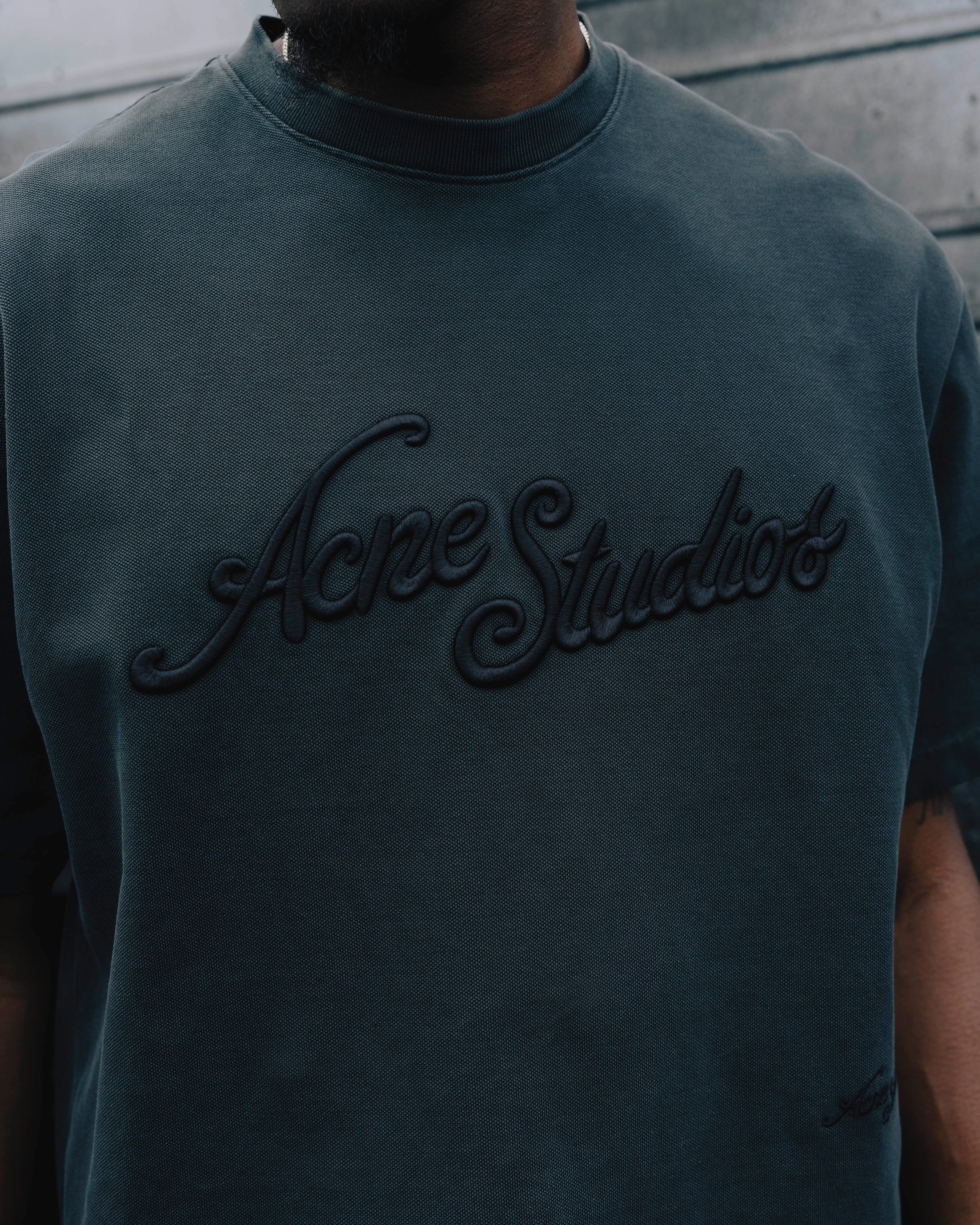LOGO TEE