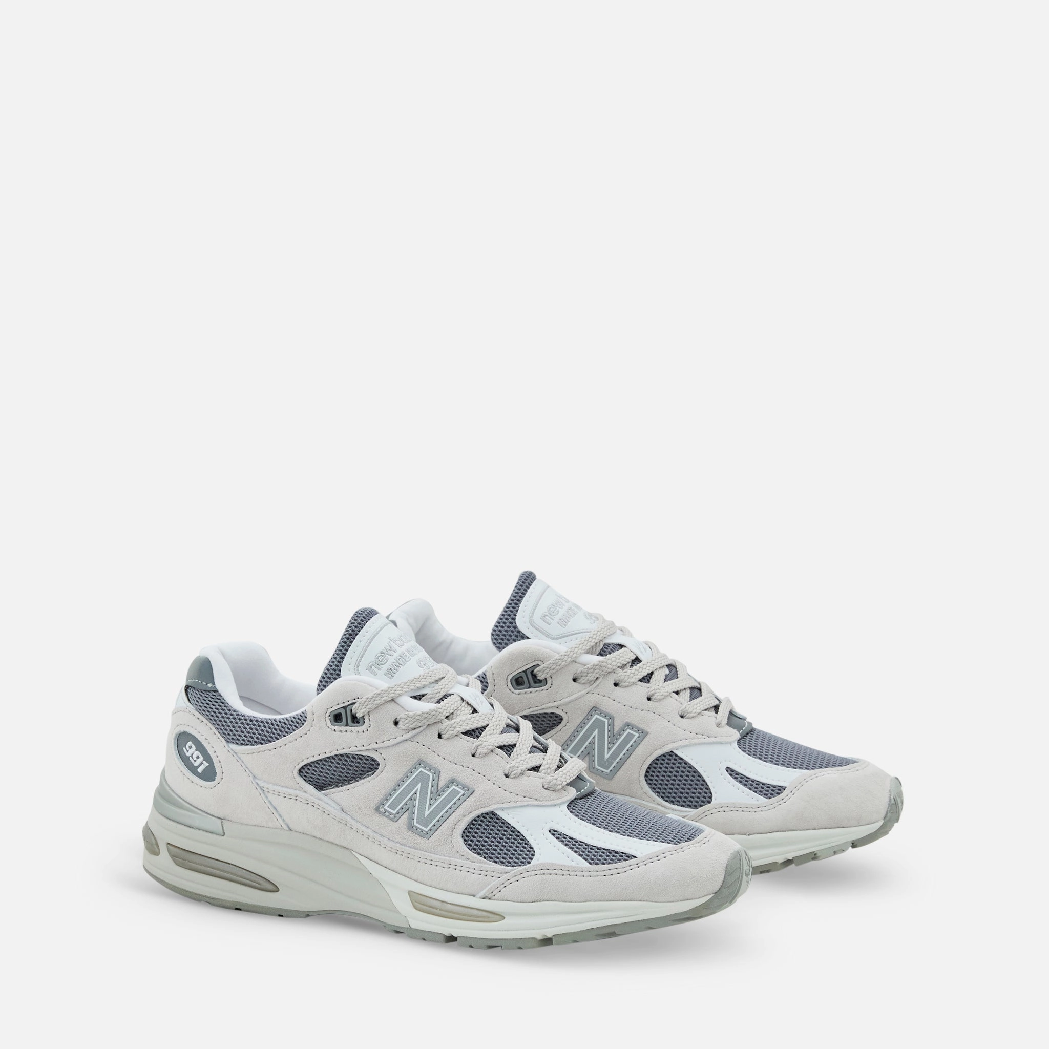 Made in UK 991v2 Nimbus Cloud | Cool Grey | Silver