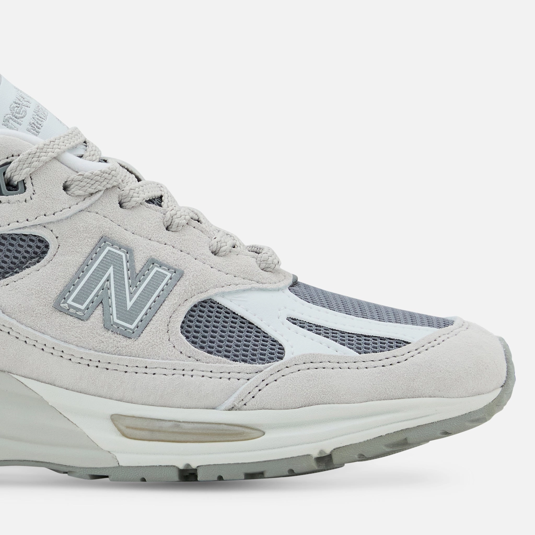 Made in UK 991v2 Nimbus Cloud | Cool Grey | Silver