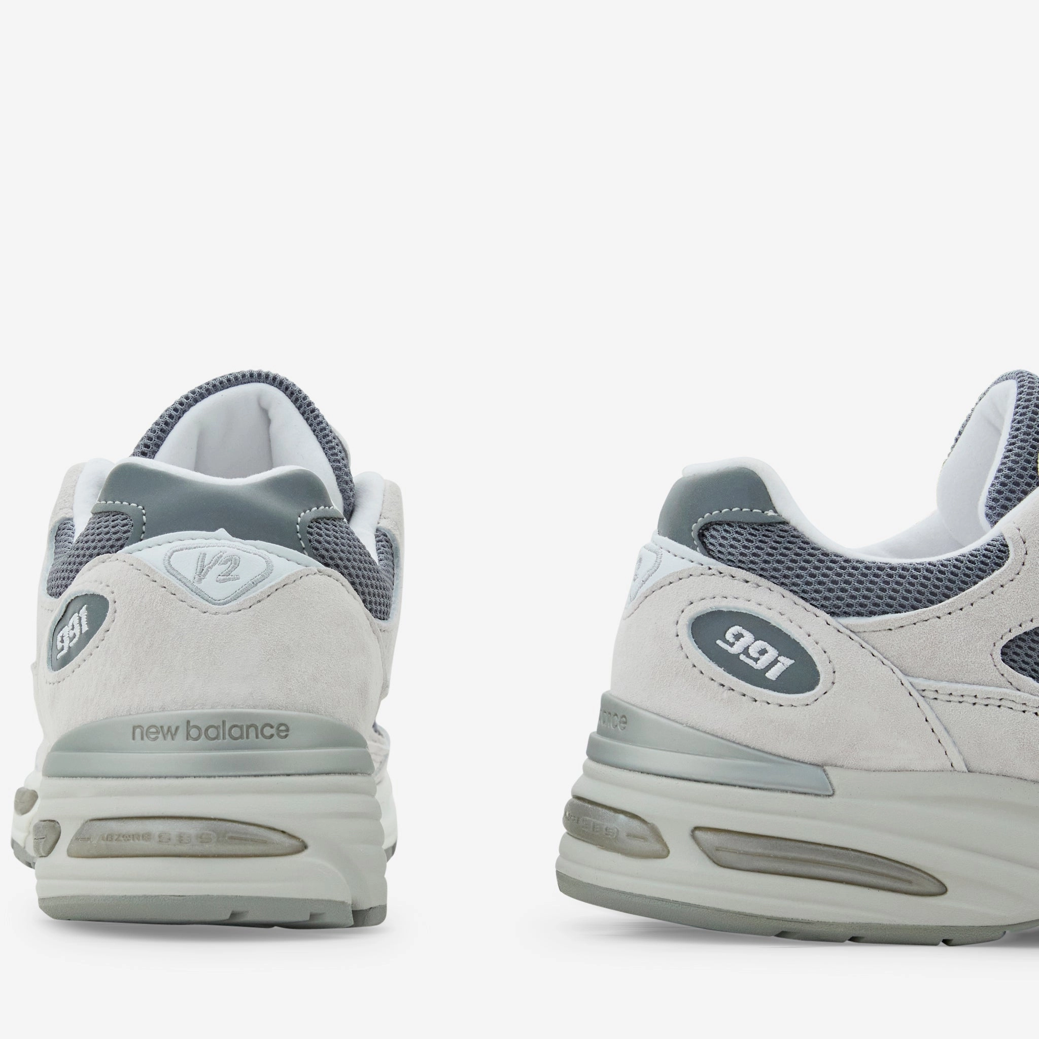 Made in UK 991v2 Nimbus Cloud | Cool Grey | Silver