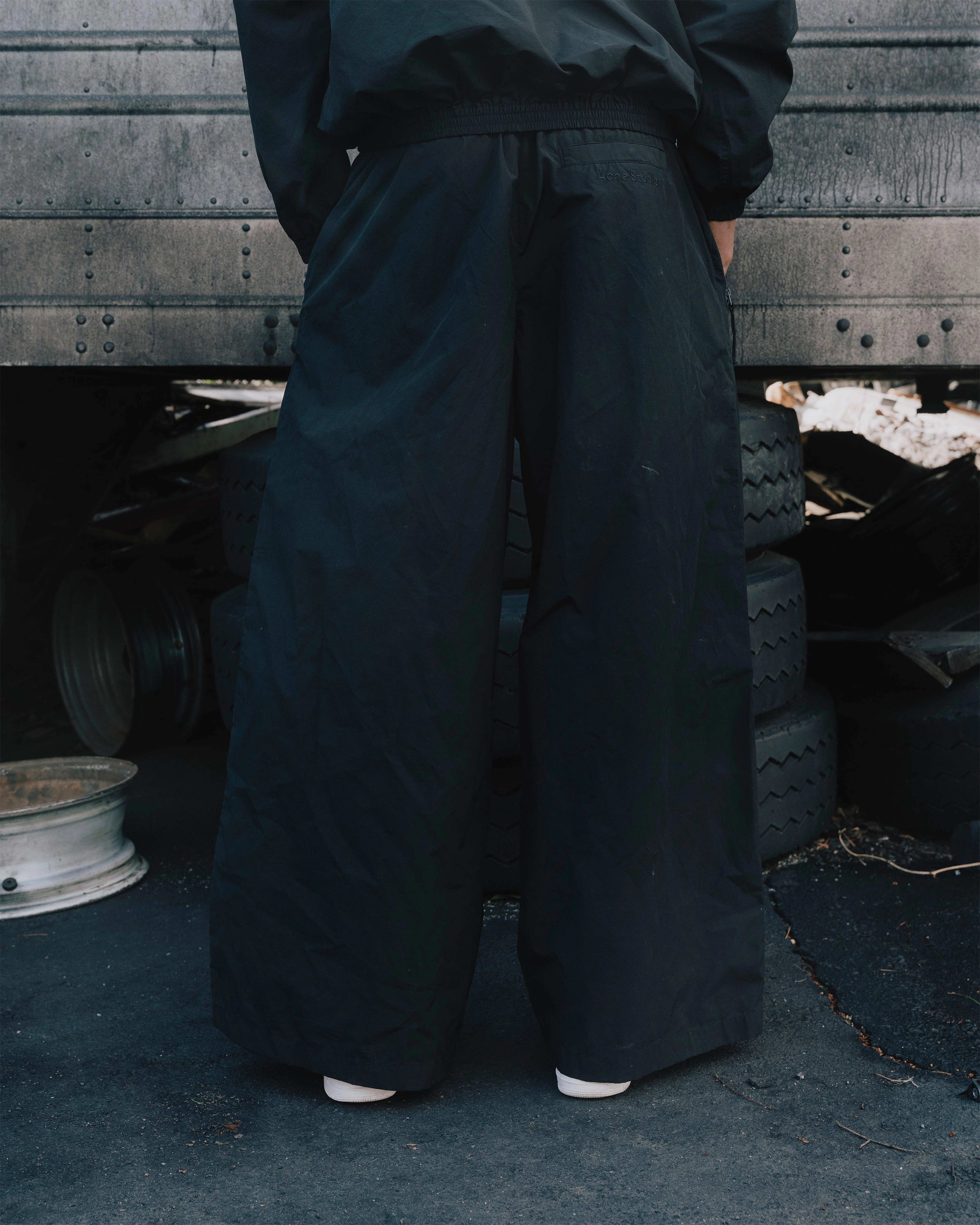 RELAXED FIT TROUSERS